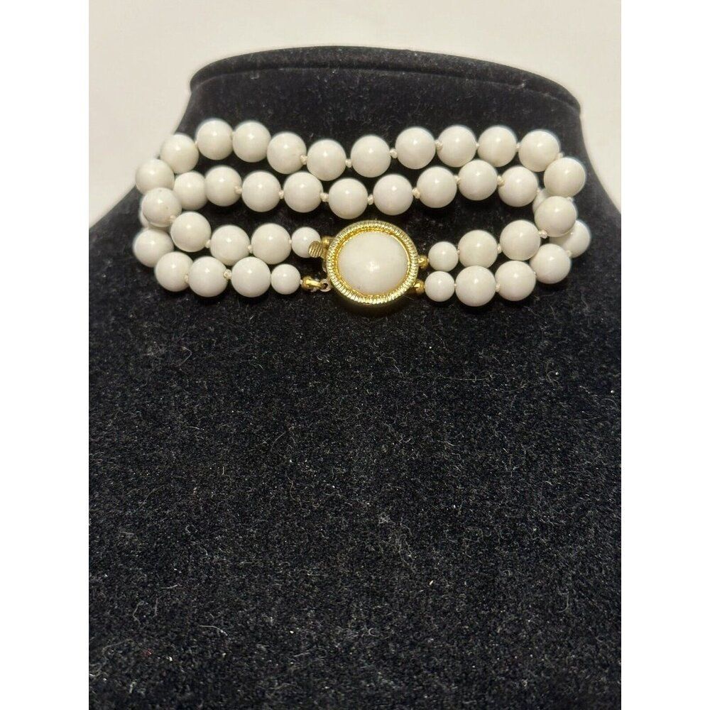 Vtg Gold Tone Double Strand White Beads Bracelet Cabochon Clasp